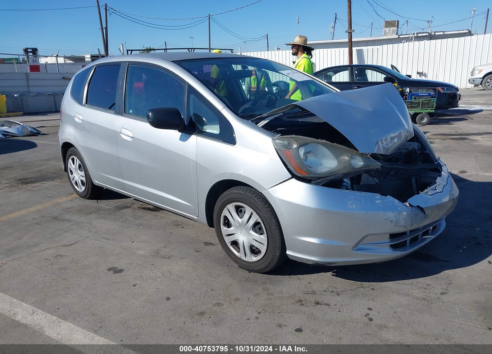 2011 HONDA FIT VIN: JHMGE8H31BS002729