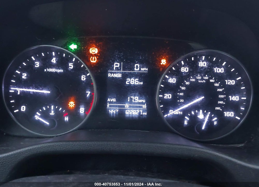2017 HYUNDAI ELANTRA SE VIN: 5NPD74LF3HH136111