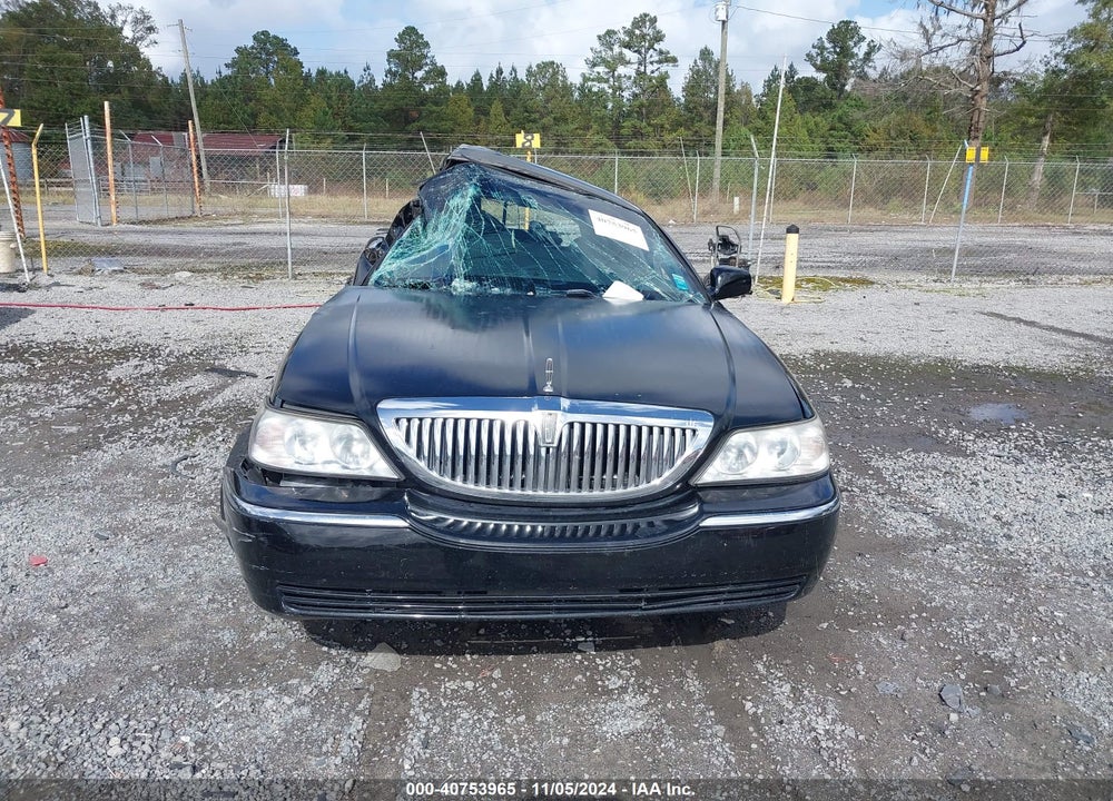 2006 LINCOLN TOWN CAR SIGNATURE VIN: 1LNHM81W66Y643368