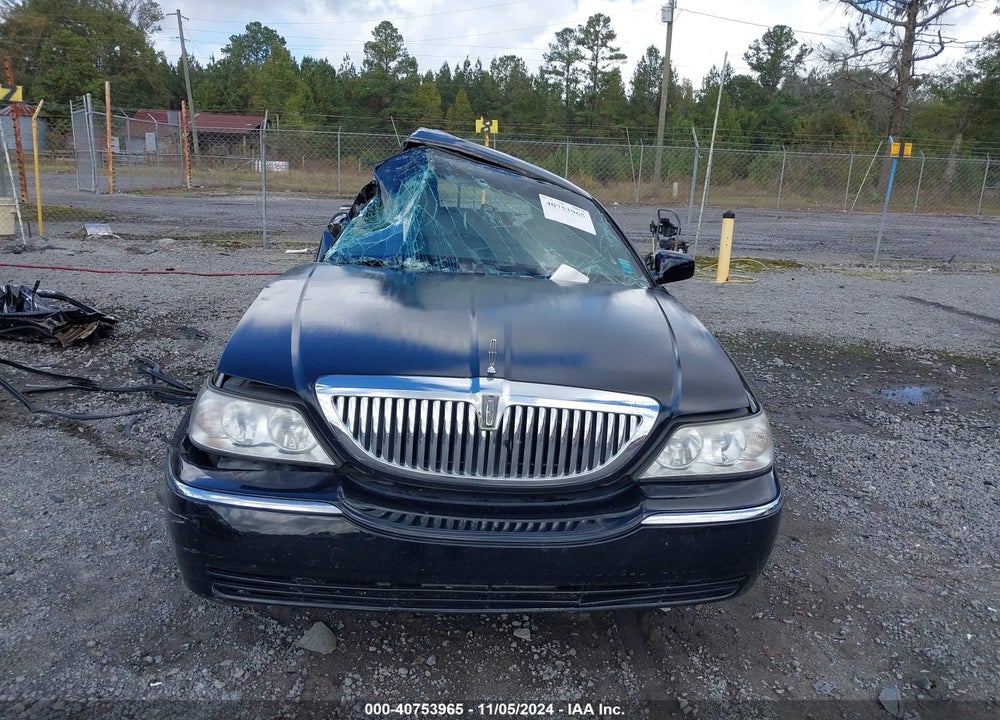 2006 LINCOLN TOWN CAR SIGNATURE VIN: 1LNHM81W66Y643368
