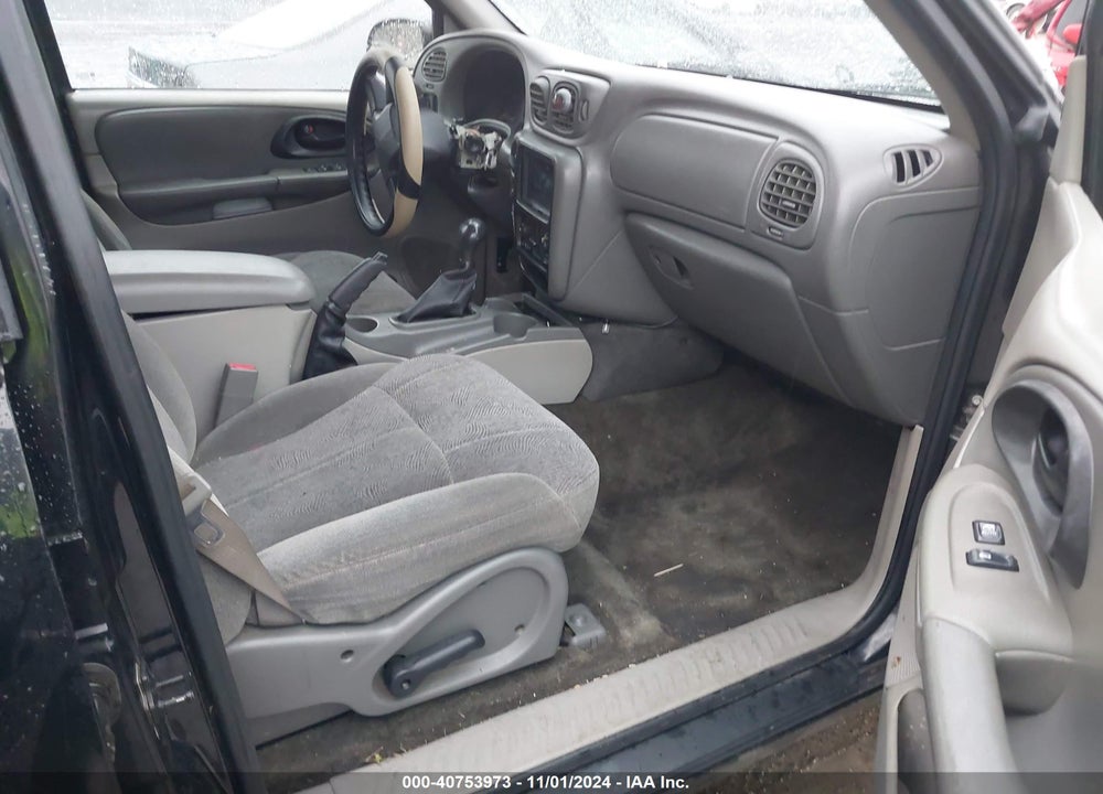 2004 CHEVROLET TRAILBLAZER LS VIN: 1GNDT13S942108114