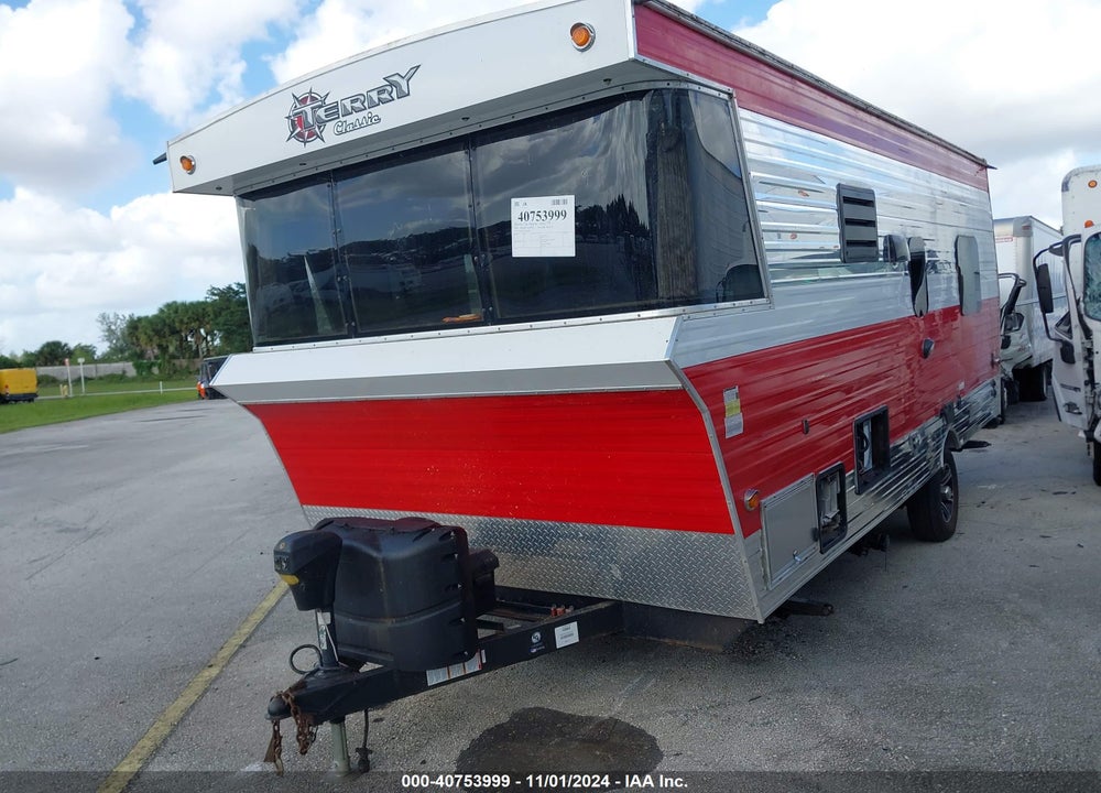 2018 HEARTLAND CLASSIC TRAVEL TRAILER 21V, 22FT VIN: 5SFEB2215JE363803