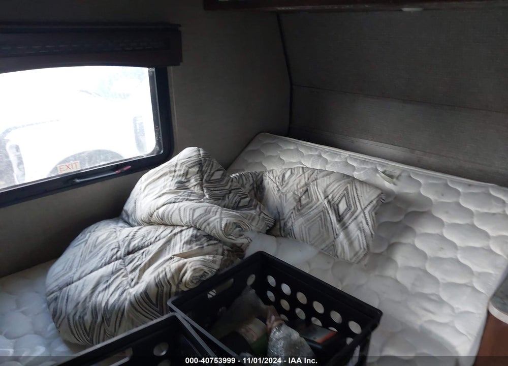 2018 HEARTLAND CLASSIC TRAVEL TRAILER 21V, 22FT VIN: 5SFEB2215JE363803