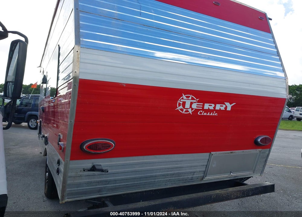 2018 HEARTLAND CLASSIC TRAVEL TRAILER 21V, 22FT VIN: 5SFEB2215JE363803