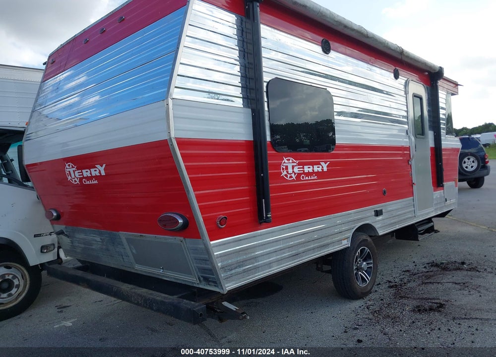 2018 HEARTLAND CLASSIC TRAVEL TRAILER 21V, 22FT VIN: 5SFEB2215JE363803