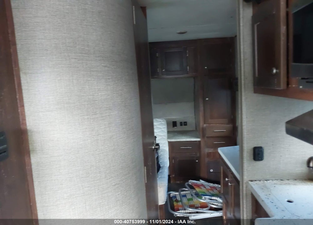 2018 HEARTLAND CLASSIC TRAVEL TRAILER 21V, 22FT VIN: 5SFEB2215JE363803