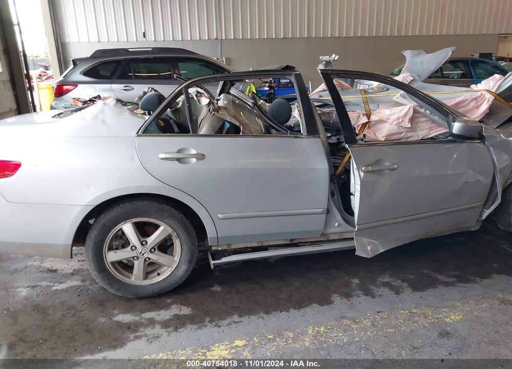 2005 HONDA ACCORD 2.4 EX VIN: 1HGCM56735A144809