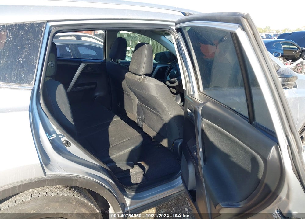 2018 TOYOTA RAV4 LE VIN: JTMZFREV8JJ210355