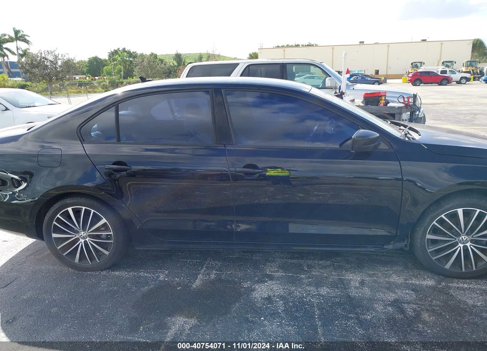 2016 VOLKSWAGEN JETTA 1.8T SPORT VIN: 3VWD17AJ5GM218101
