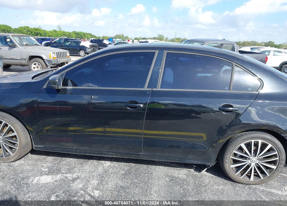 2016 VOLKSWAGEN JETTA 1.8T SPORT VIN: 3VWD17AJ5GM218101
