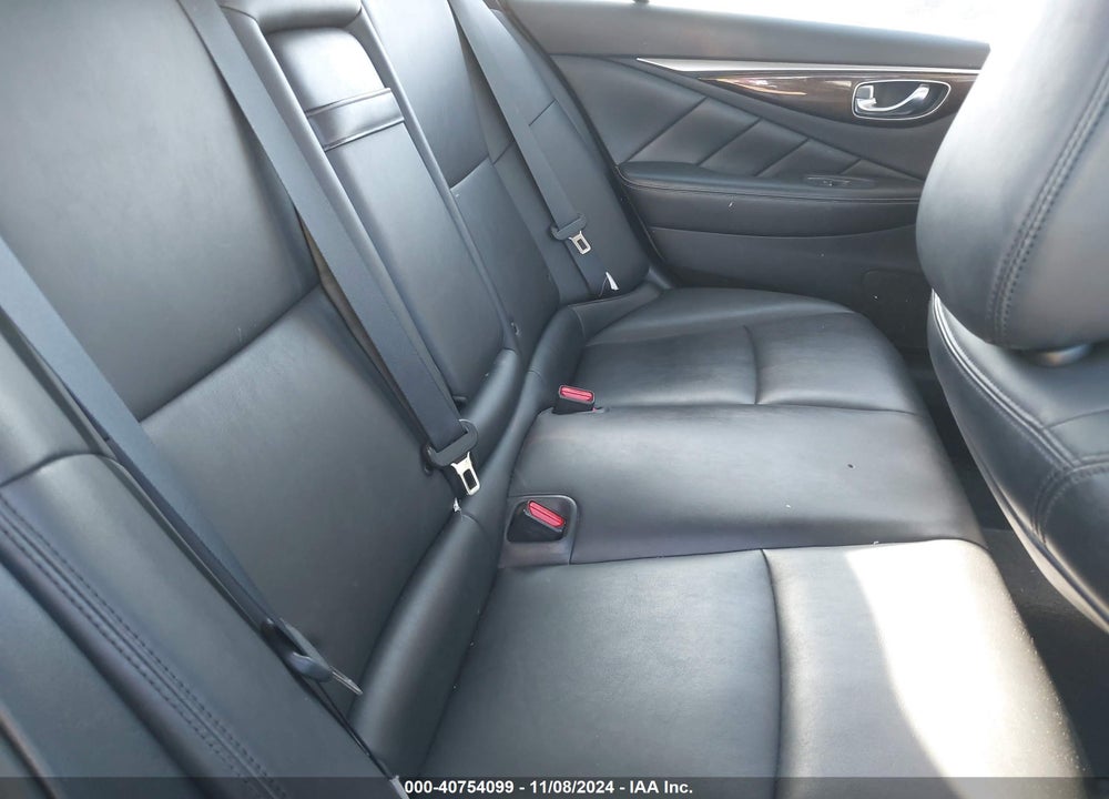 2018 INFINITI Q50 3.0T LUXE VIN: JN1EV7AR2JM612114