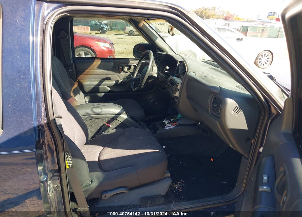 2003 CHEVROLET S-10 LS VIN: 1GCDT13X53K174890