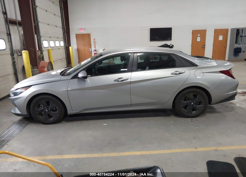 2021 HYUNDAI ELANTRA SEL VIN: 5NPLS4AG4MH009108