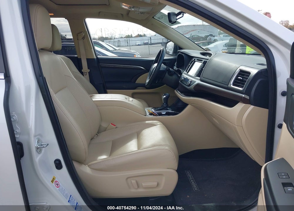 2015 TOYOTA HIGHLANDER LIMITED V6 VIN: 5TDDKRFH1FS121039