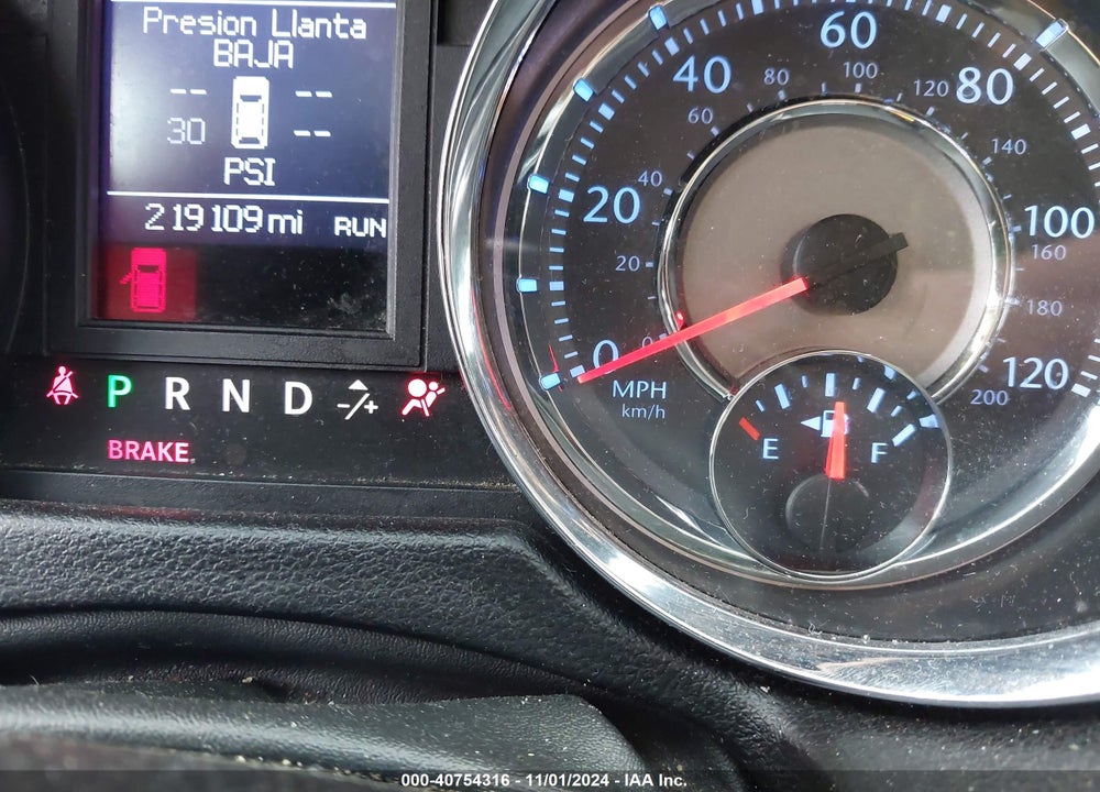 2011 CHRYSLER TOWN & COUNTRY TOURING-L VIN: 2A4RR8DG4BR703073
