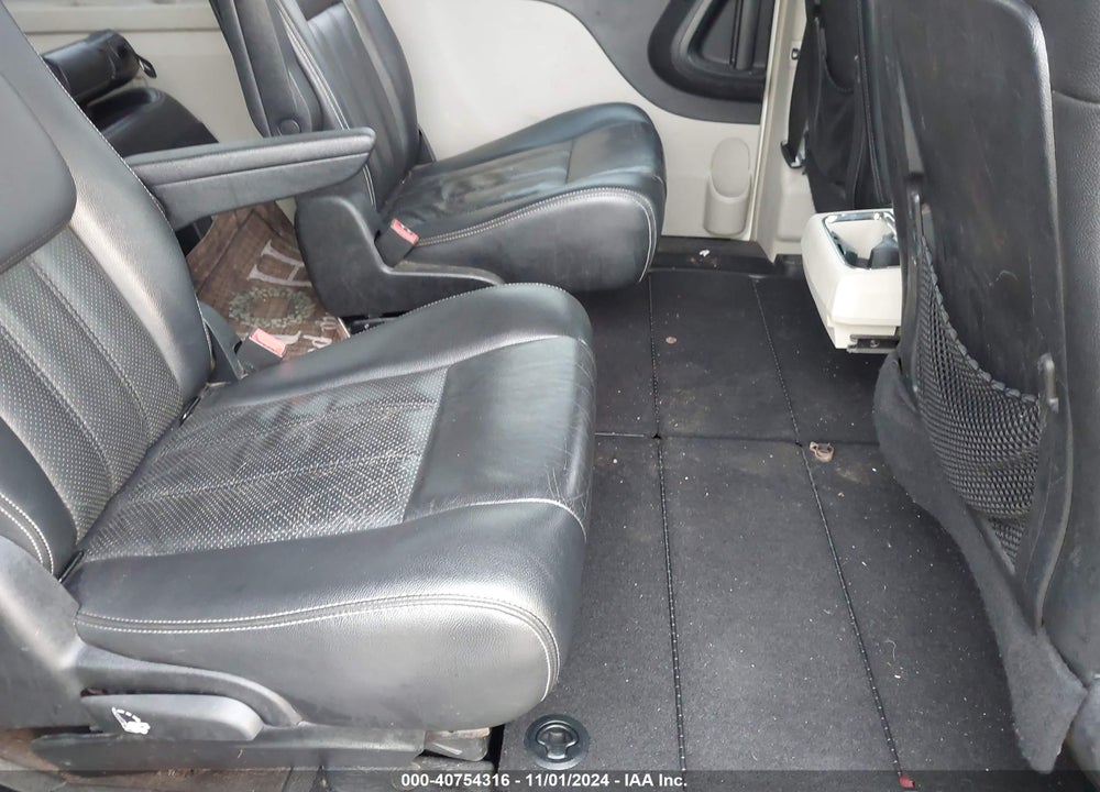 2011 CHRYSLER TOWN & COUNTRY TOURING-L VIN: 2A4RR8DG4BR703073