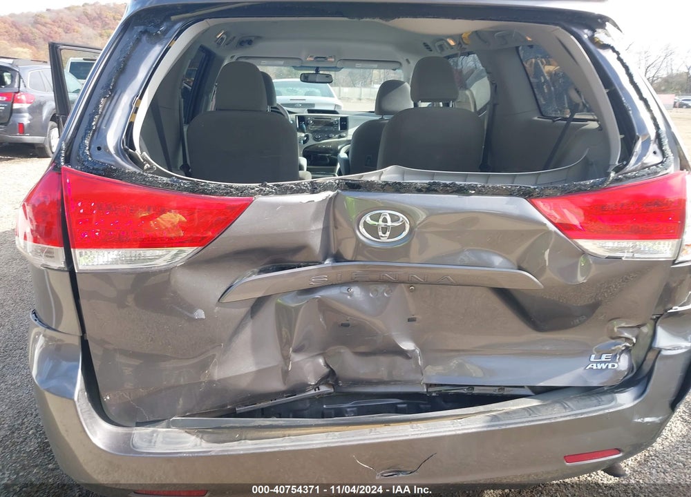 2011 TOYOTA SIENNA LE VIN: 5TDJK3DC3BS024071