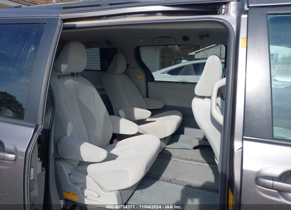 2011 TOYOTA SIENNA LE VIN: 5TDJK3DC3BS024071