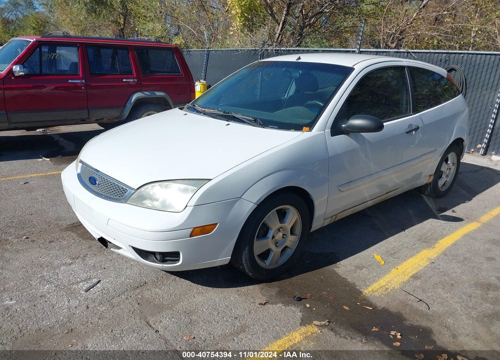 2005 FORD FOCUS ZX3 VIN: 3FAFP31N15R106181