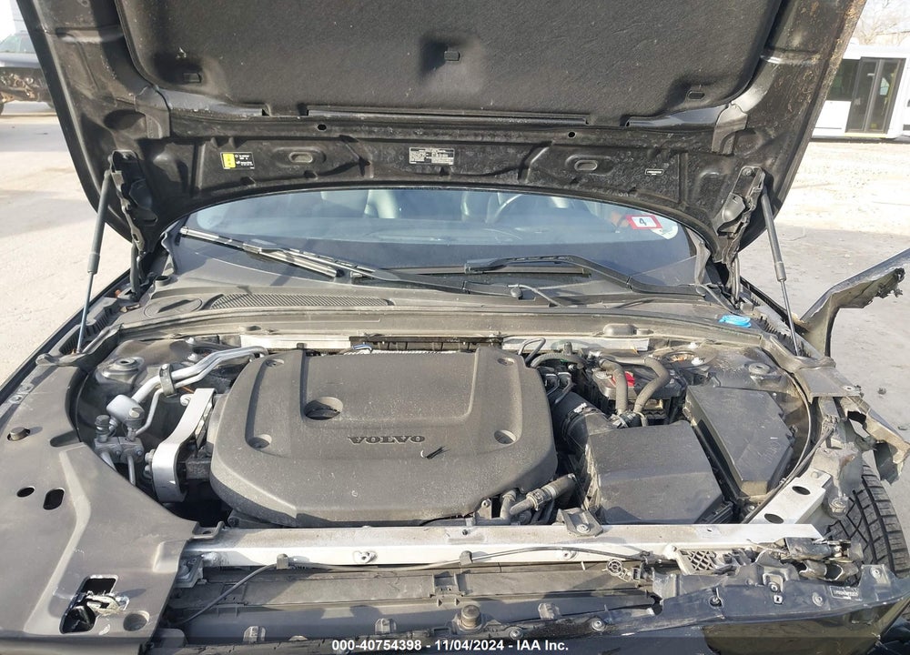 2022 VOLVO S90 B6 MOMENTUM VIN: LVY062MK4NP252539