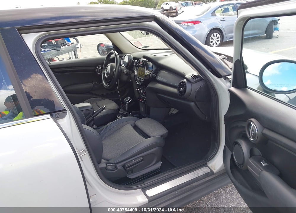 2016 MINI HARDTOP COOPER VIN: WMWXU1C58G2D12209