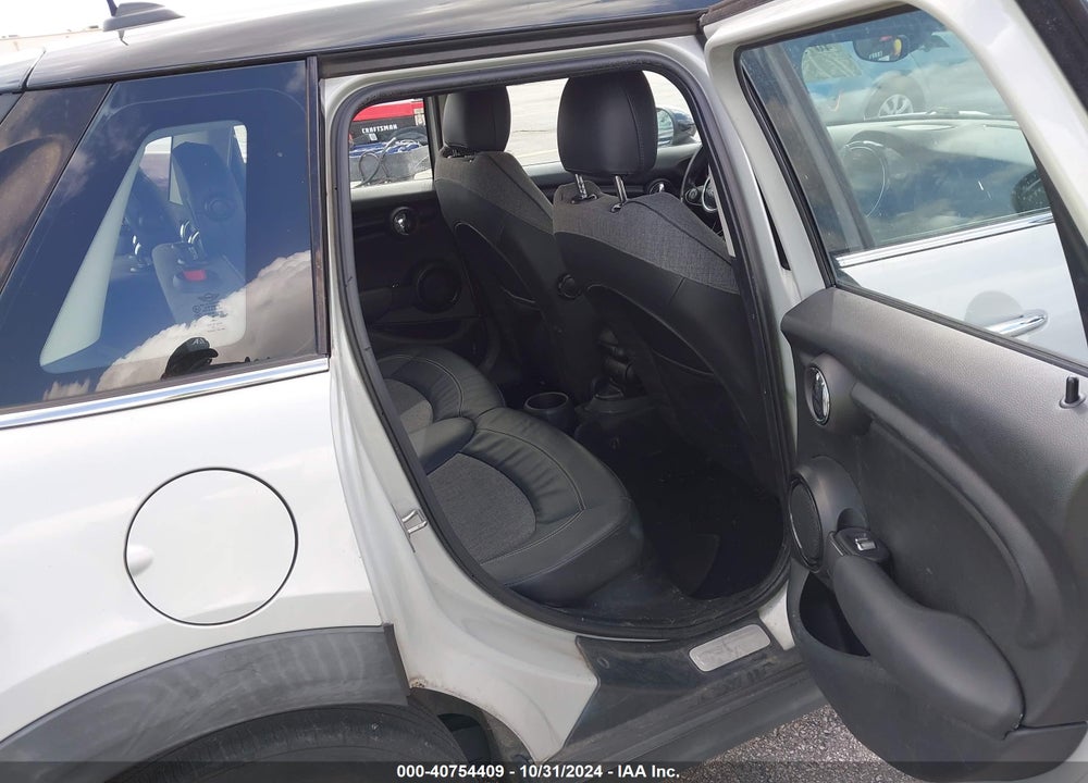 2016 MINI HARDTOP COOPER VIN: WMWXU1C58G2D12209
