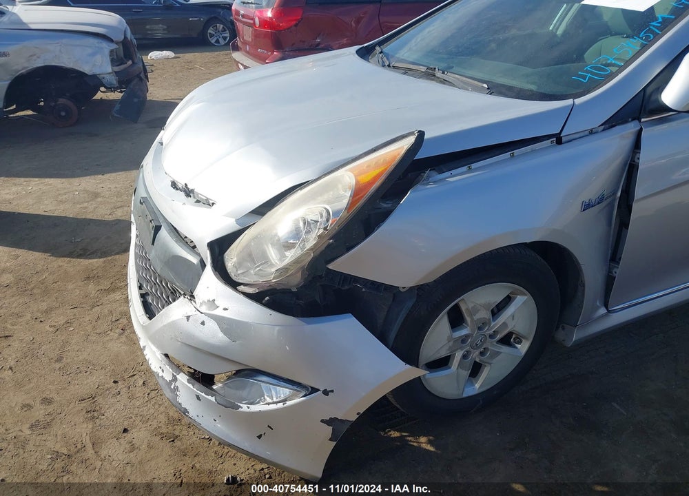 2011 HYUNDAI SONATA HYBRID VIN: KMHEC4A40BA012213