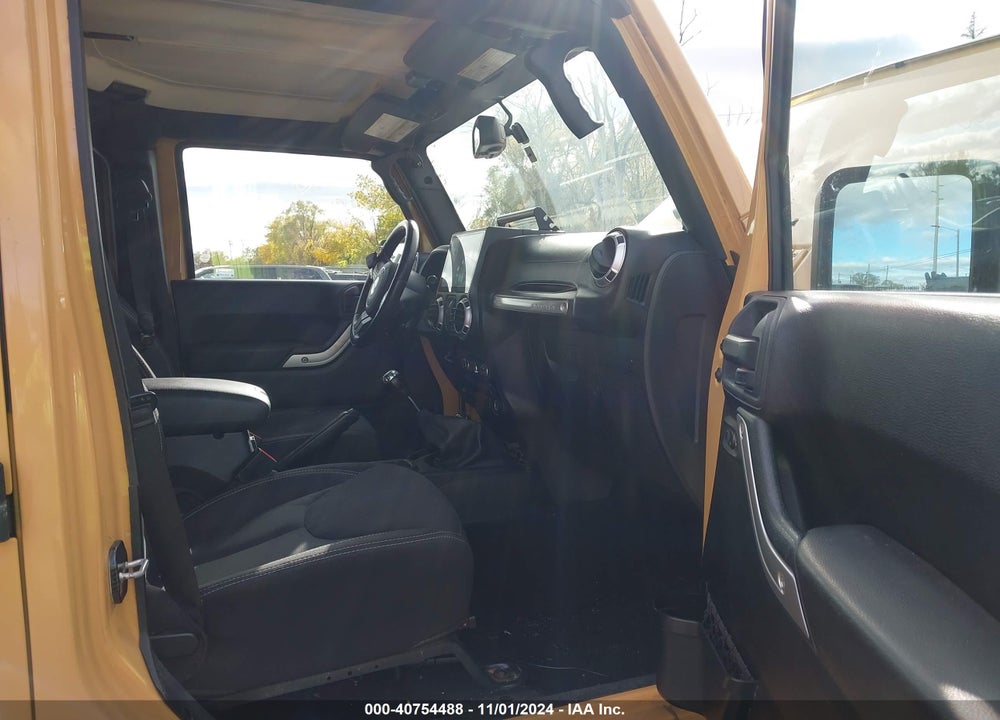 2013 JEEP WRANGLER UNLIMITED SAHARA VIN: 1C4BJWEG0DL635867
