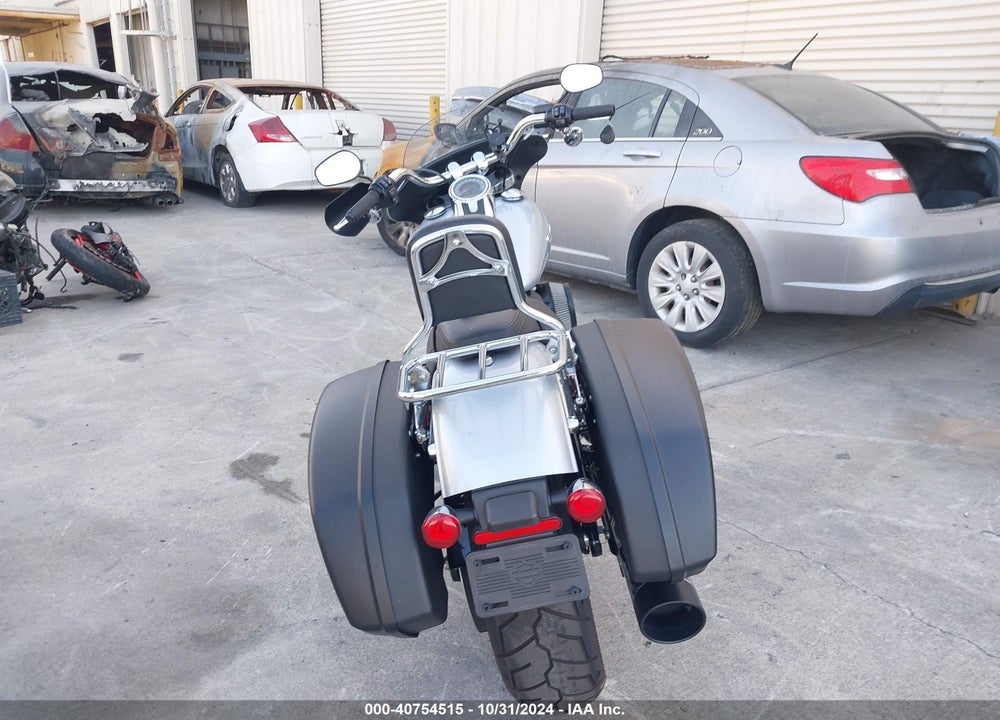 2019 HARLEY-DAVIDSON FLSB VIN: 1HD1YMJ67KB032344