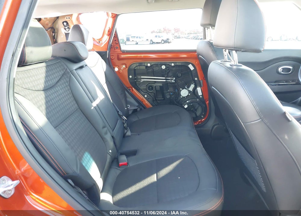 2018 KIA SOUL VIN: KNDJX3AA7J7588562