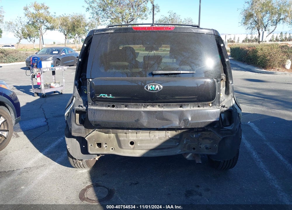 2014 KIA SOUL VIN: KNDJP3A55E7032016