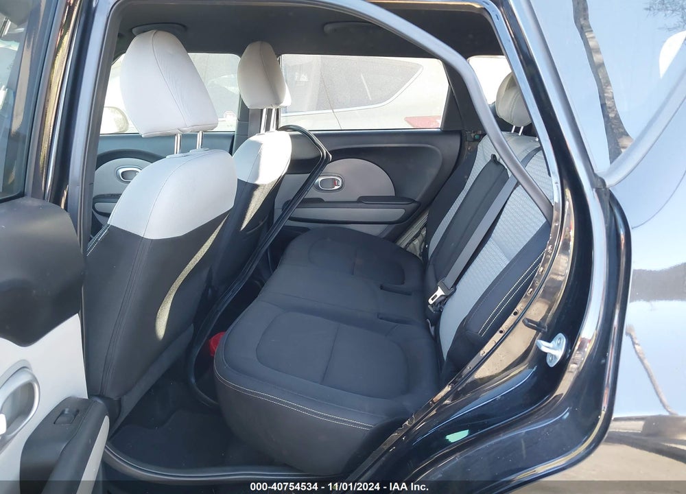 2014 KIA SOUL VIN: KNDJP3A55E7032016