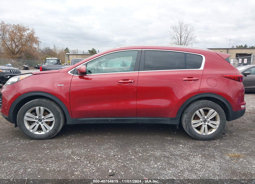 2018 KIA SPORTAGE LX VIN: KNDPMCAC8J7466555