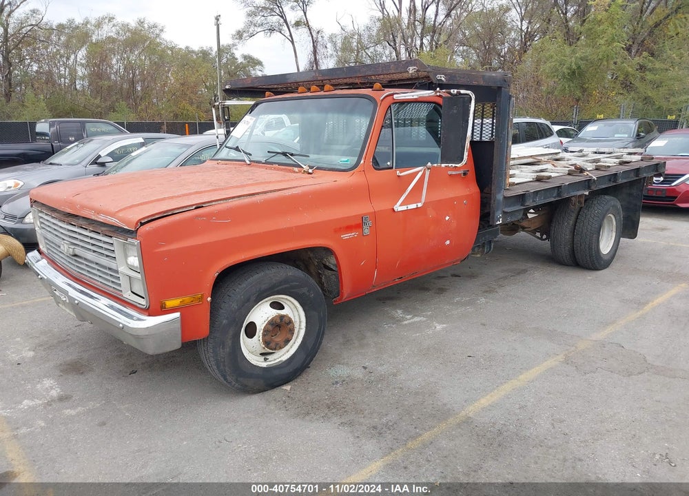 1983 CHEVROLET C30 VIN: 1GBHC34WXDV122047