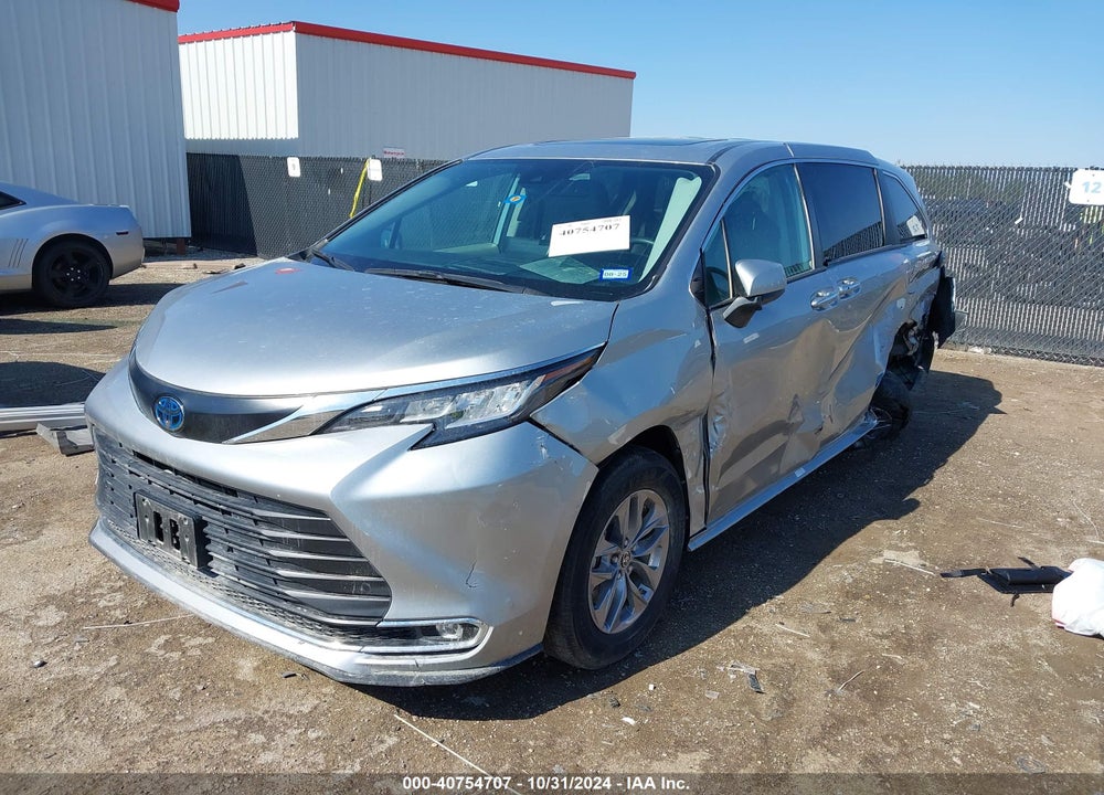 2022 TOYOTA SIENNA XLE VIN: 5TDYRKEC2NS104274