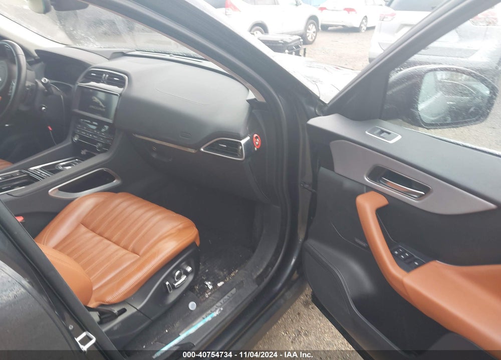 2019 JAGUAR F-PACE 30T PORTFOLIO VIN: SADCN2GX4KA364808