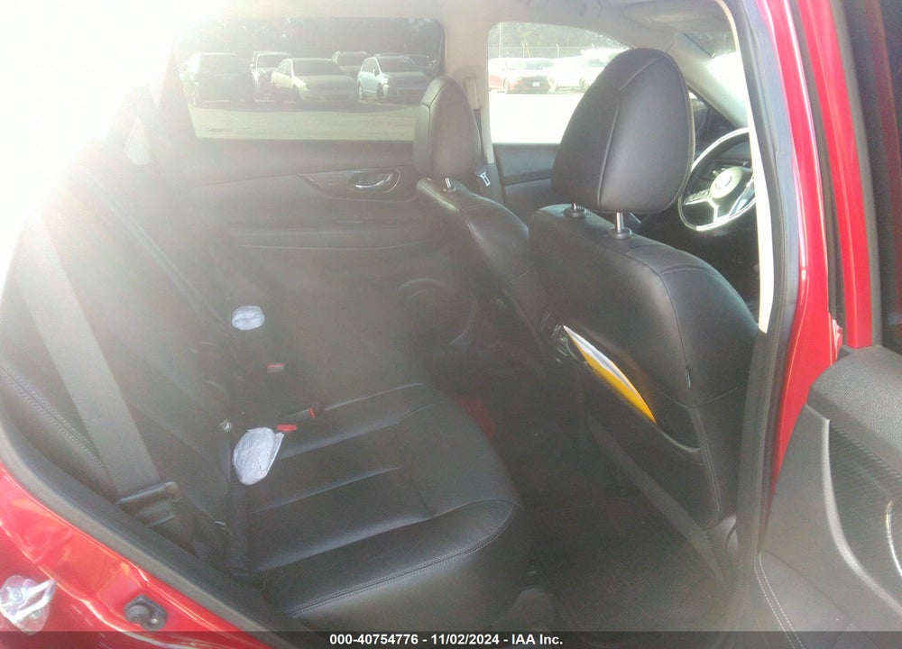 2017 NISSAN ROGUE VIN: JN8AT2MT5HW392370