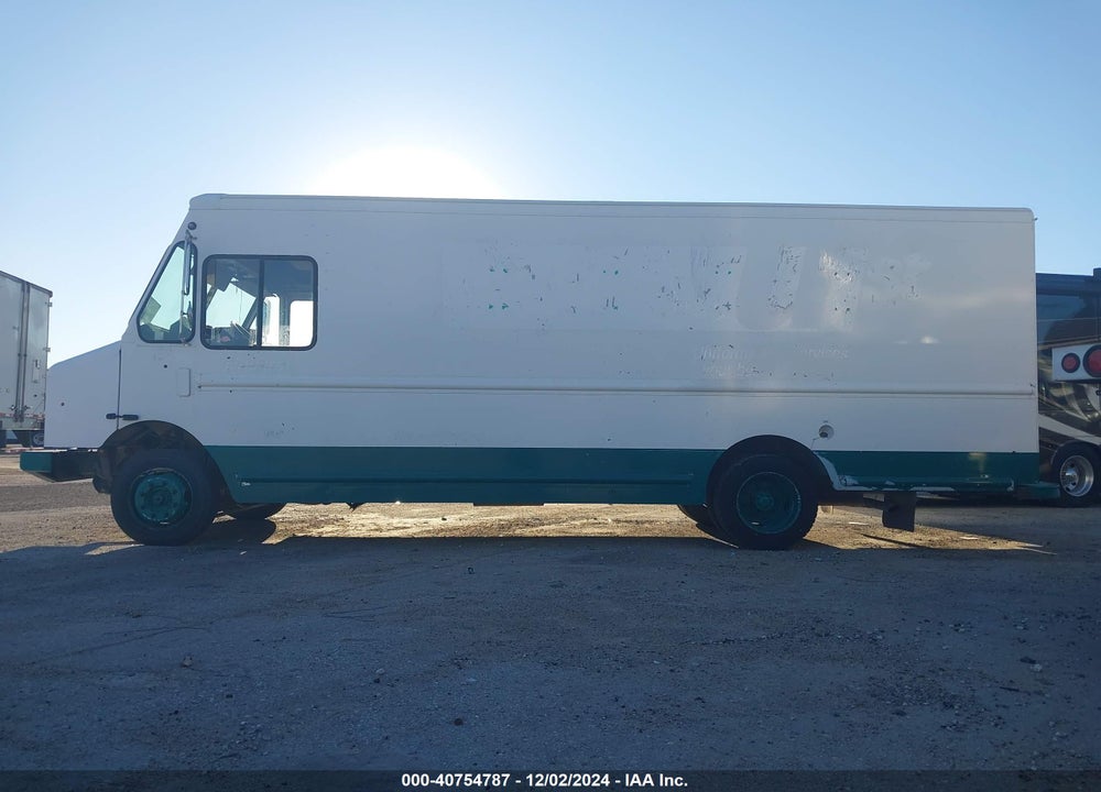 2012 WORKHORSE CUSTOM CHASSIS COMMERCIAL CHASSIS W62 VIN: 5B4LFG2E0C3448146