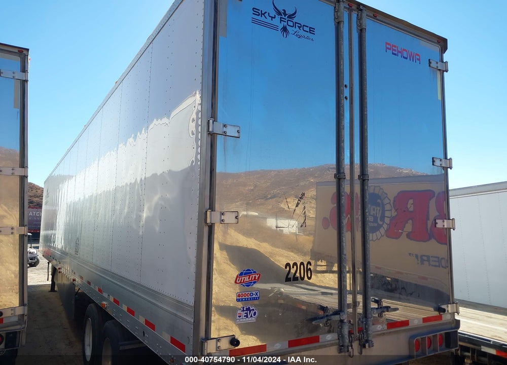 2022 UTILITY TRAILER MFG --- VIN: 1UYVS2533N3512602