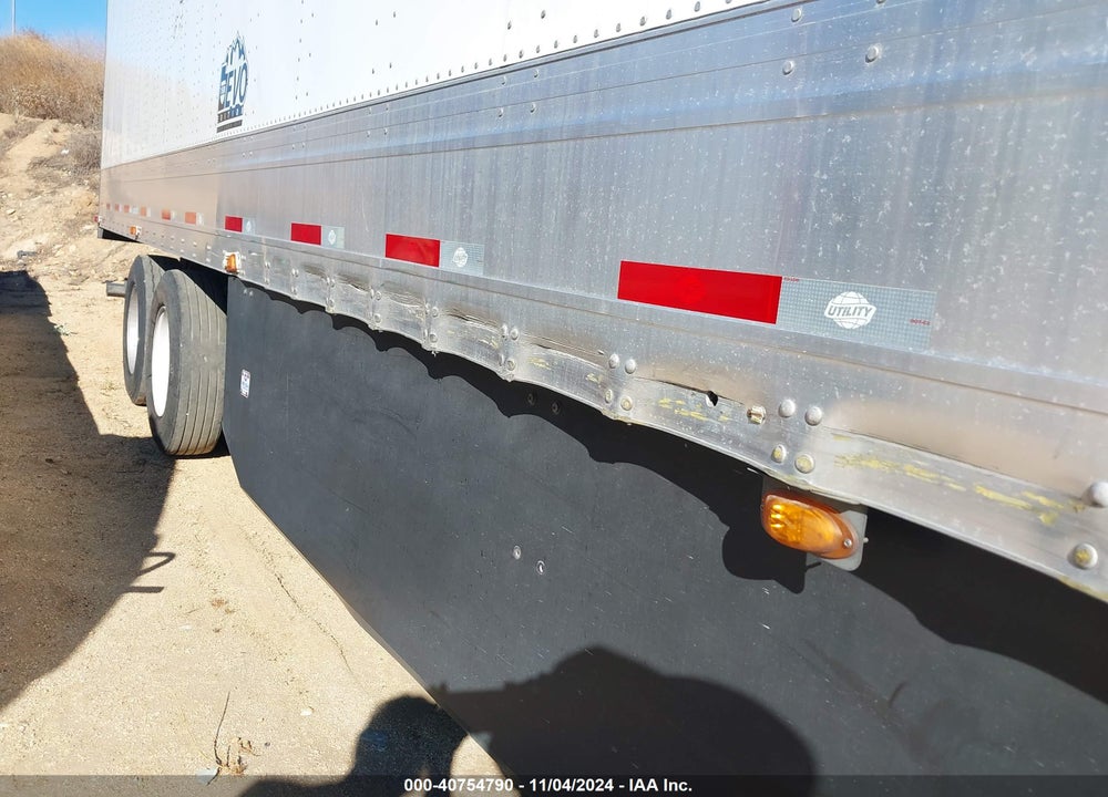 2022 UTILITY TRAILER MFG --- VIN: 1UYVS2533N3512602