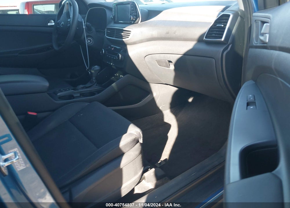 2019 HYUNDAI TUCSON SE VIN: KM8J2CA43KU952774