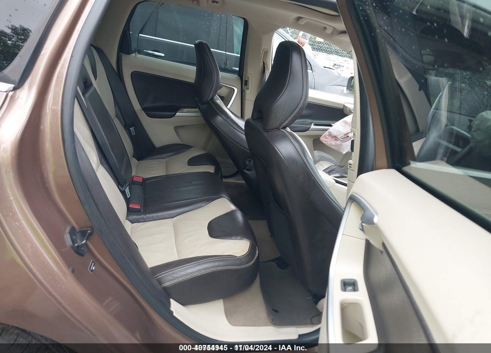 2010 VOLVO XC60 VIN: YV4992DZ9A2111134
