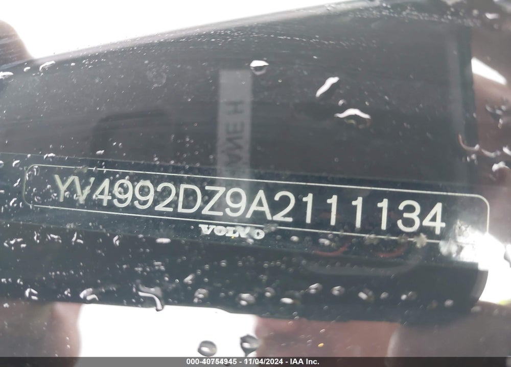 2010 VOLVO XC60 VIN: YV4992DZ9A2111134