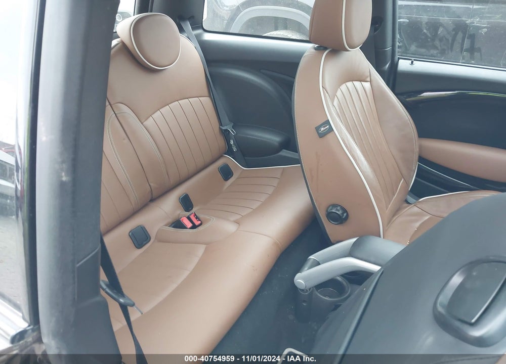 2010 MINI COOPER S VIN: WMWMF7C51ATZ69836