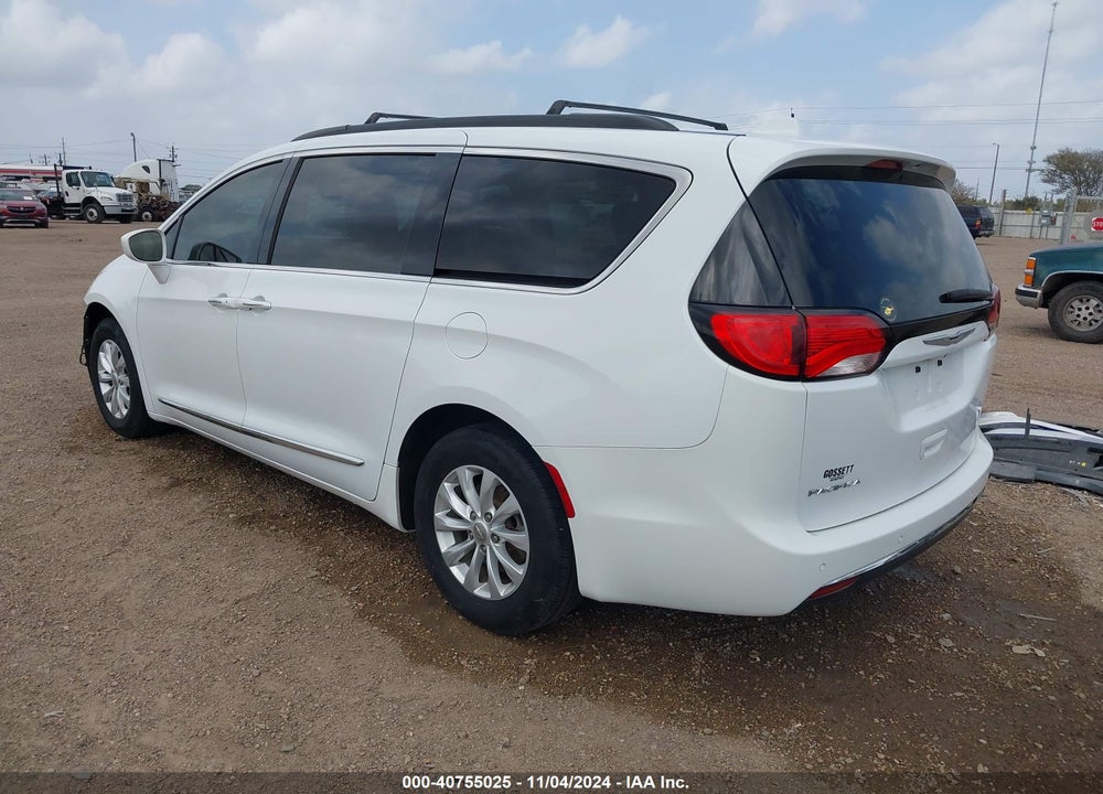 2017 CHRYSLER PACIFICA TOURING L VIN: 2C4RC1BG8HR613001