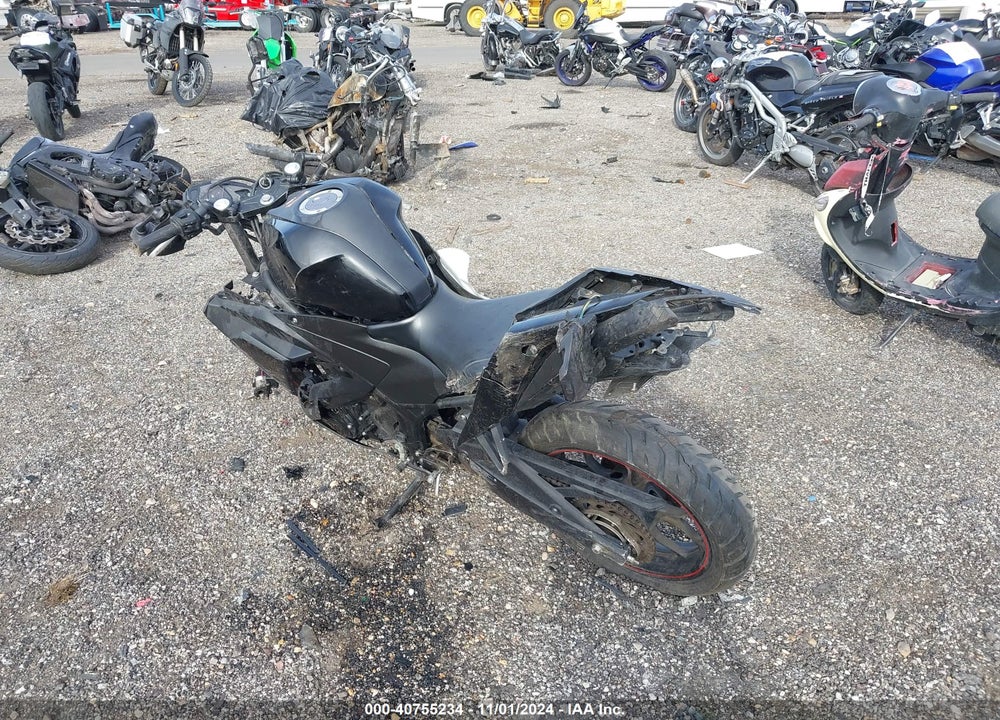 2018 YAMAHA YZFR3 VIN: MH3RH06Y7JK018158