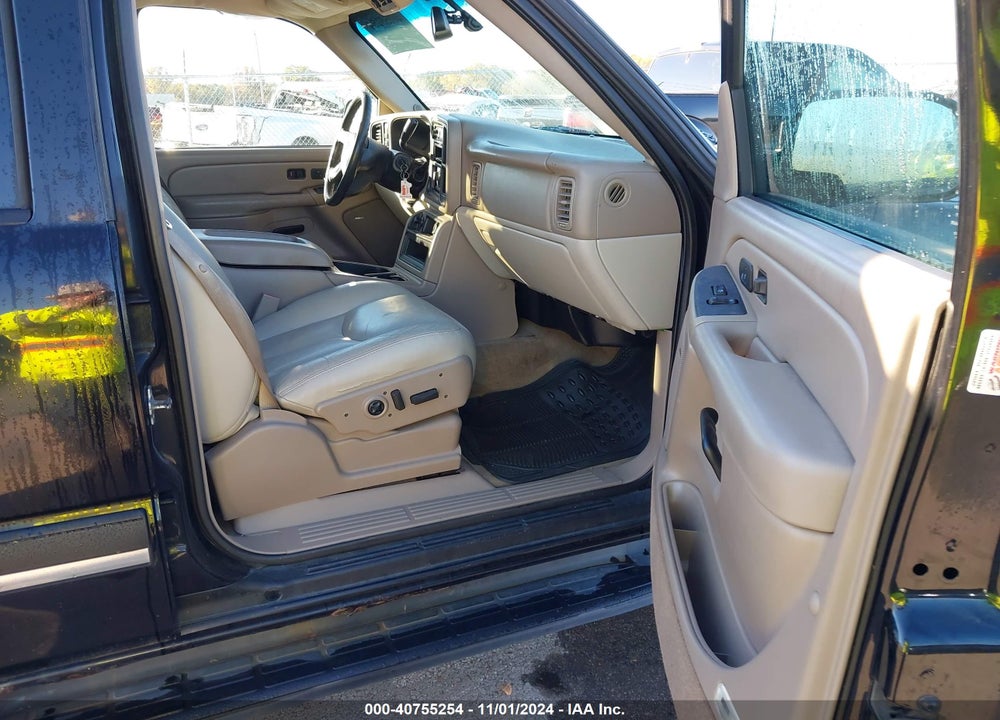 2005 CHEVROLET TAHOE LT VIN: 1GNEK13T35R116198