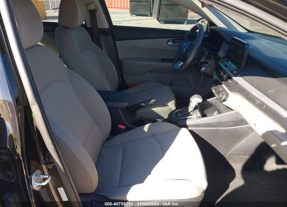 2019 KIA FORTE LXS VIN: 3KPF24AD3KE020606