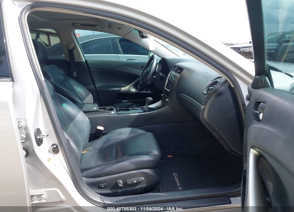 2011 LEXUS IS 250 VIN: JTHBF5C29B5137802