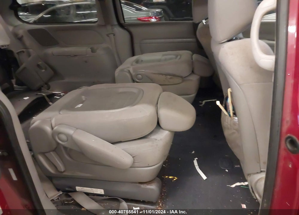 2011 KIA SEDONA LX VIN: KNDMG4C79B6377925
